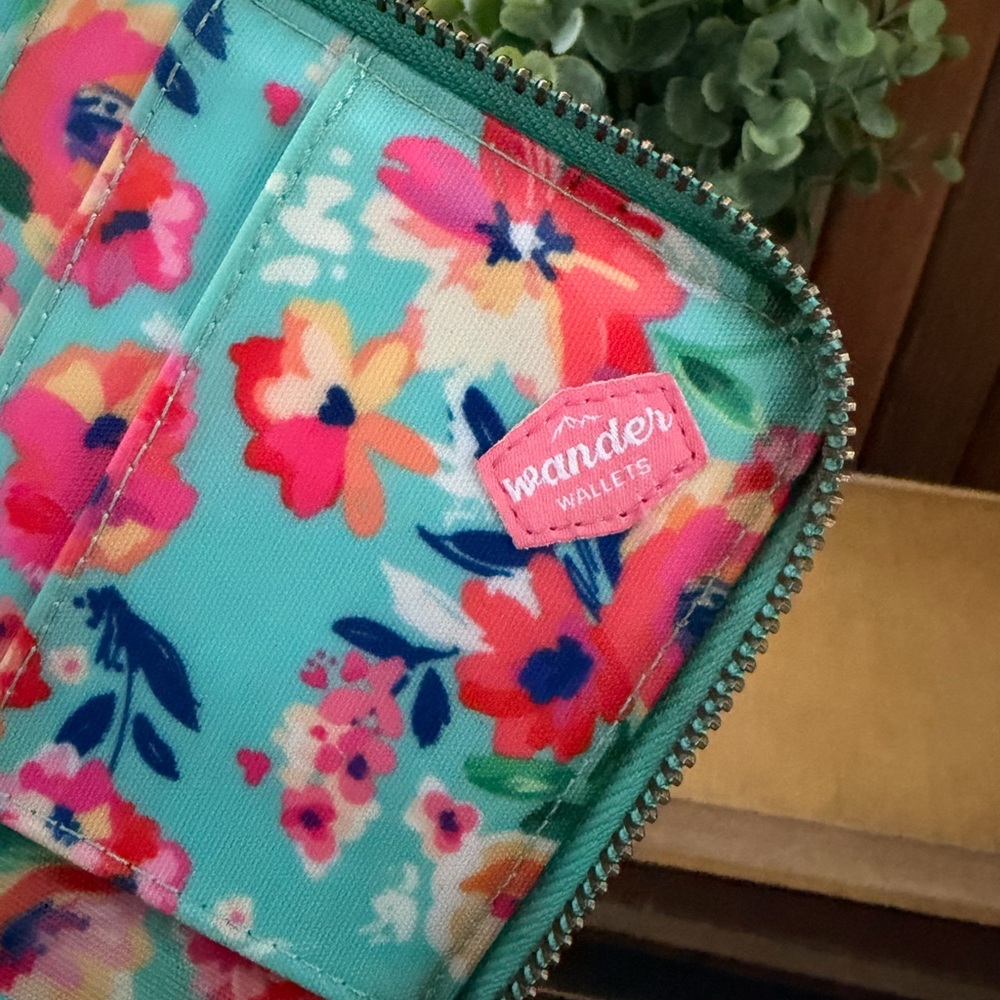 Wander Wallets Floral Zip Organizer Wristlet Spring Bloom - Picture 3 of 10
